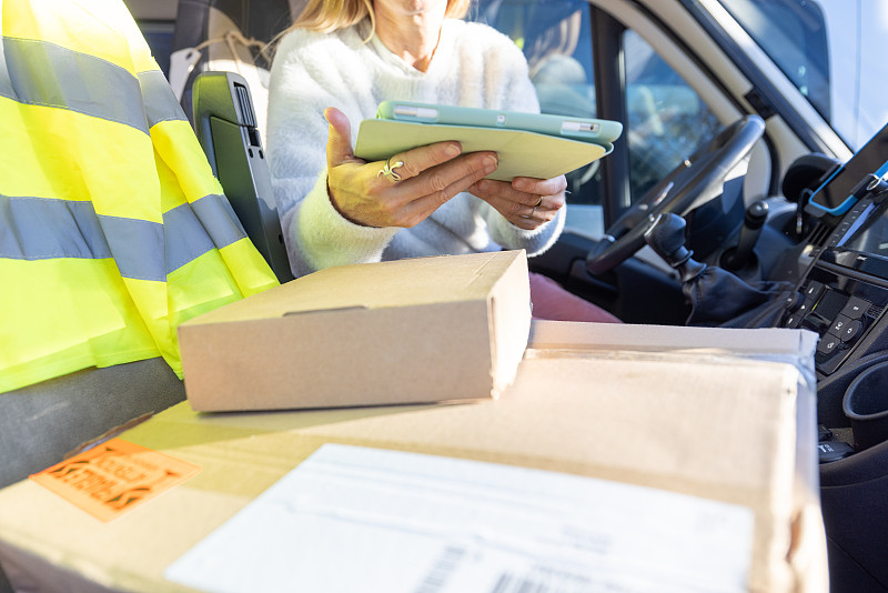 中国江苏苏州到新加坡快递（DHL/FedEx）一件代发费用多