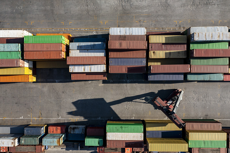 中国广东深圳到美国纽约快递（DHL/FedEx）海外代发费用多