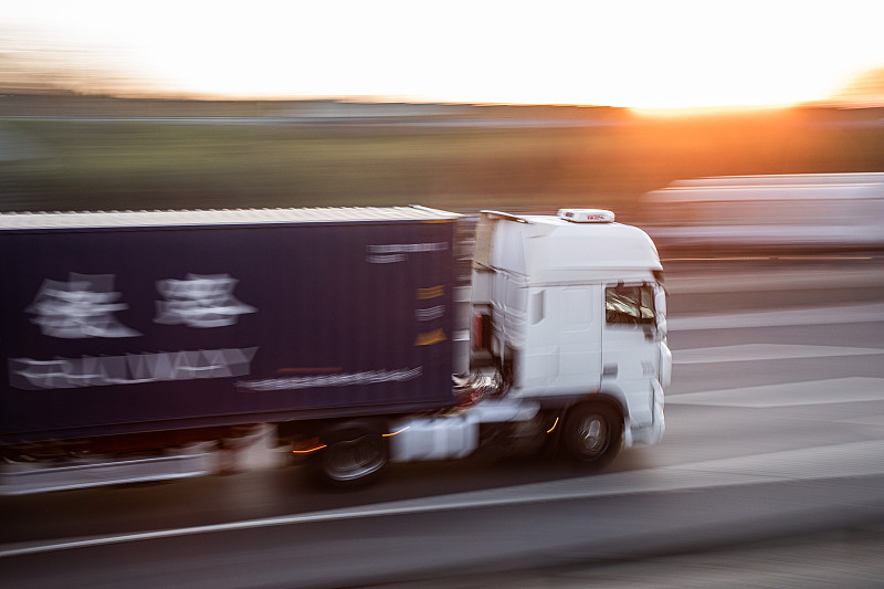 中国陕西西安到美国纽约快递（DHL/FedEx）跨境代发物流费