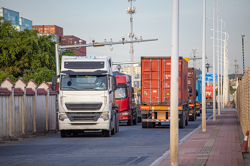 中国广东广州到英国伦敦快递（DHL/FedEx）跨境代发费用