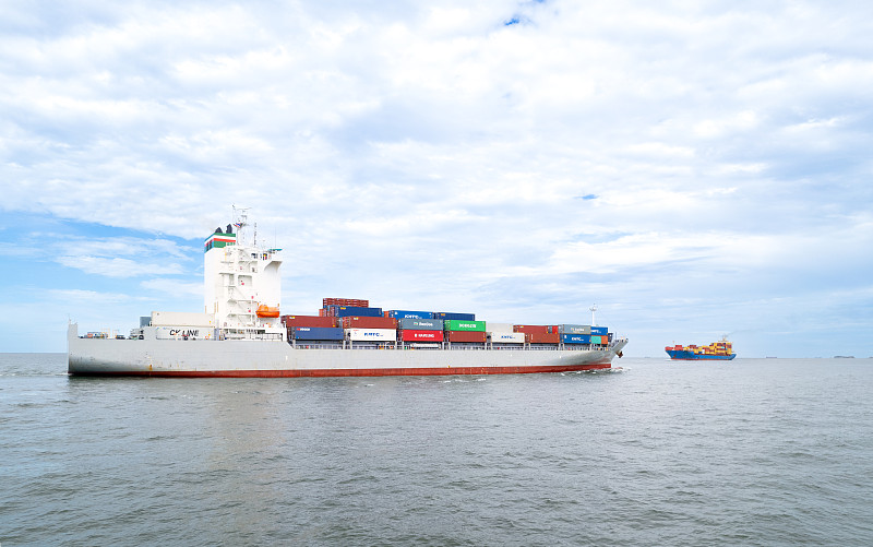 中国山东青岛到新加坡快递（DHL/FedEx）一件代发配送费