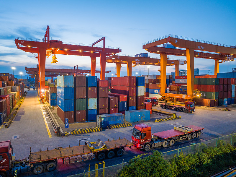 中国广东深圳到英国经济小包海外代发费用多 中国广东深圳到英国经济小包海外代发费用多