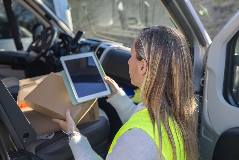 中国浙江宁波到印度孟买快递（DHL/FedEx）跨境代发物流费