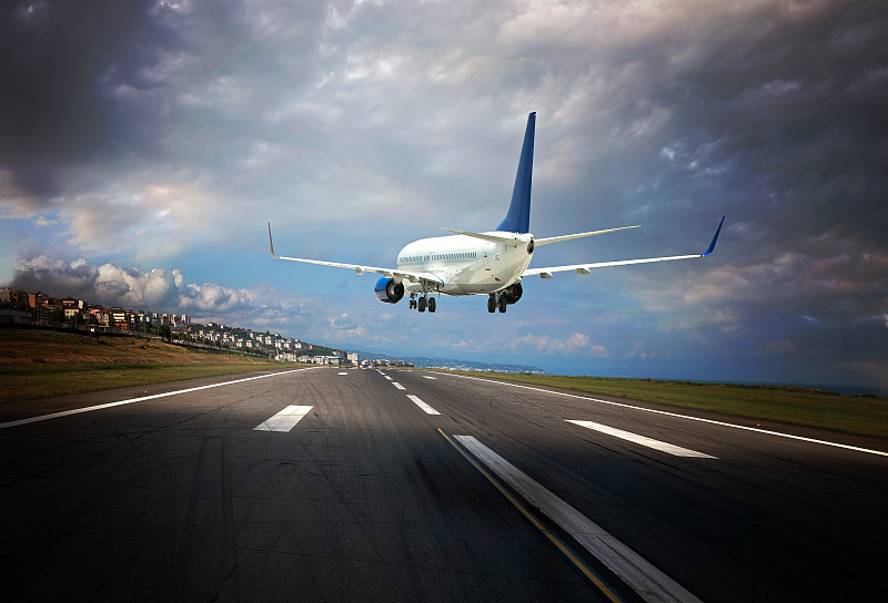 北京运动鞋使用门到门空运13天内送达多伦多（Toronto）