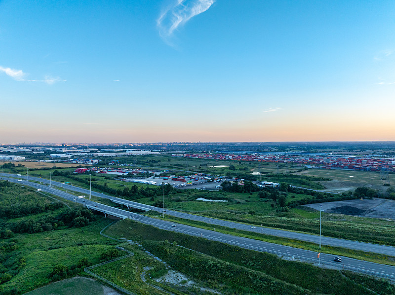 苏州刺绣摆件采用青岛航空快递配送到蒙特利尔