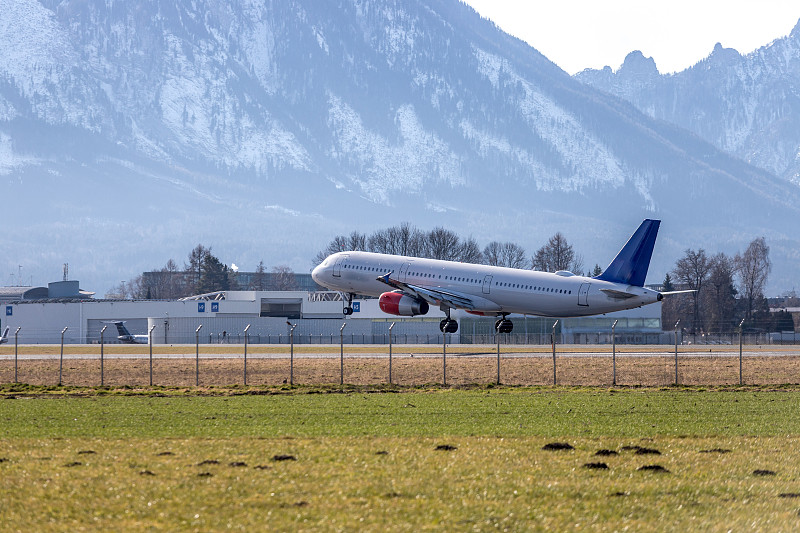 中国海口空调使用标准空运9天内送达蒙特利尔