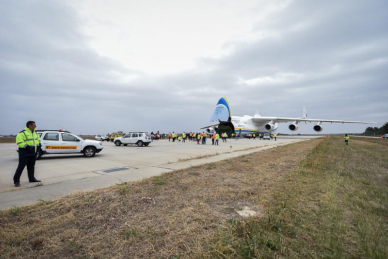 中国广州到魁北克城(QuebecCity)的木粉采用优先空运3天内速递到
