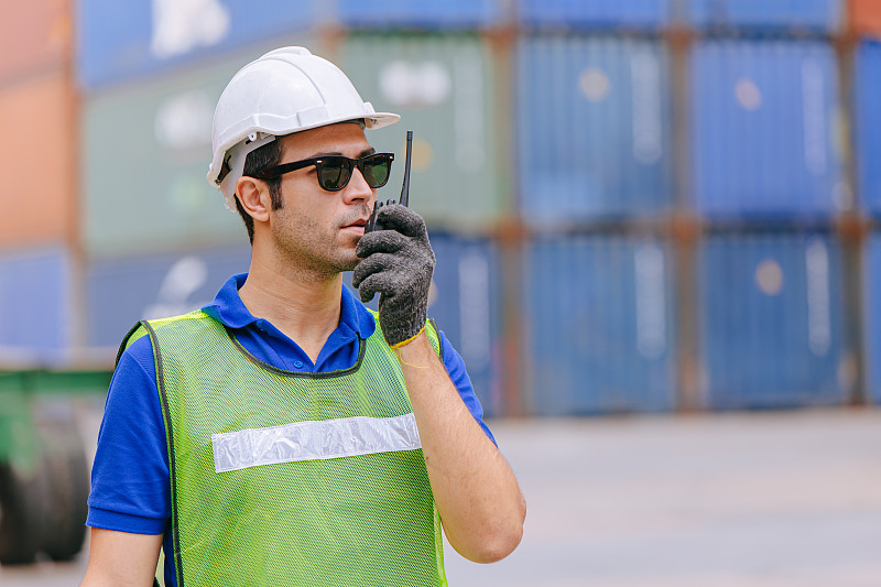 平板电脑键盘利用中国舟山多式联运运送至加拿大本拿比(Burnaby)