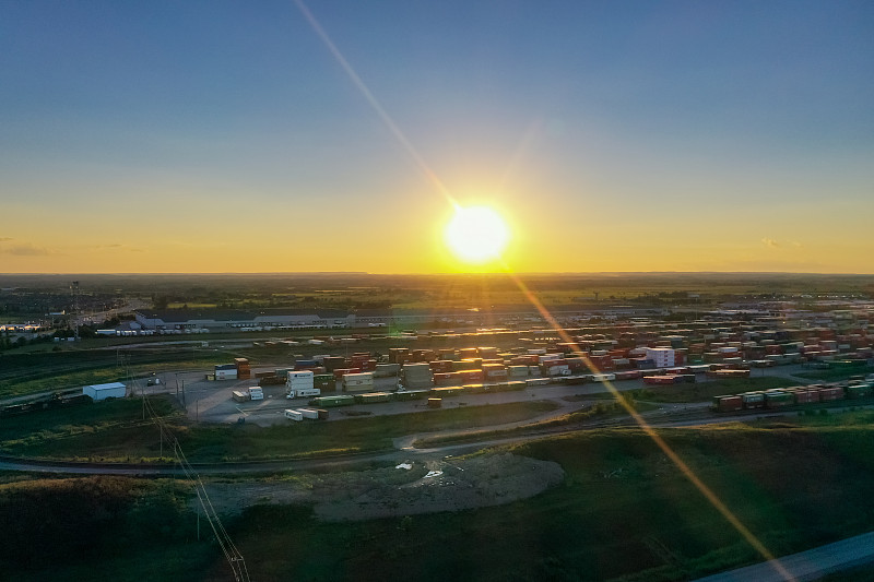 镀锌板应用中国中山空运门到门专线配送到红鹿市