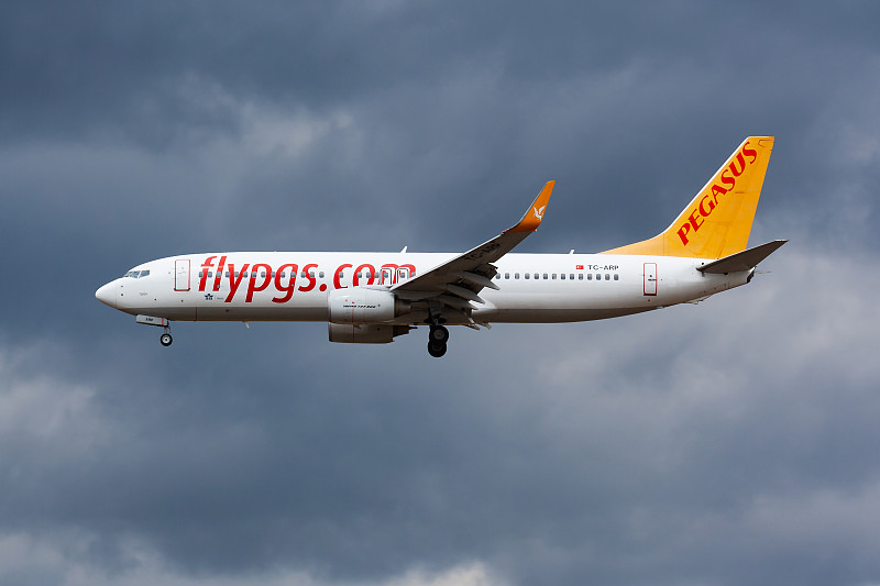 光纤收发器选用昆明空运送到奇利瓦克