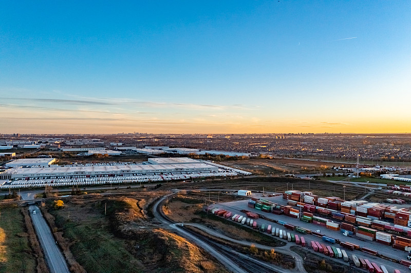 美甲工具利用中国深圳整箱海运完整送达加拿大多伦多（Toronto