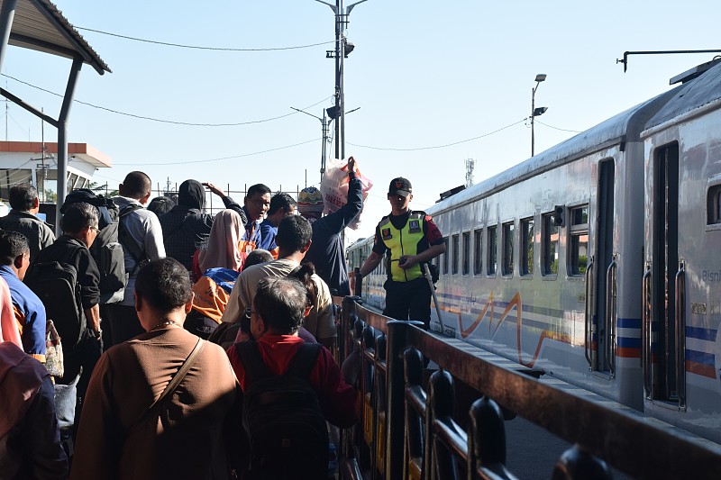 木制衣柜应用基隆整箱海运承运至圣约翰(SaintJohn) 木制衣柜应用基隆整箱海运承运至圣约翰(SaintJohn)