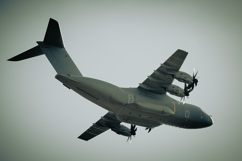 中国长沙至耶洛奈夫的创可贴采用空运物流专线12天送达