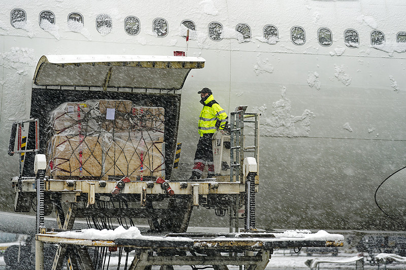 杭州至加拿大三角洲的音响压缩器使用国际航空货运8天内配送到