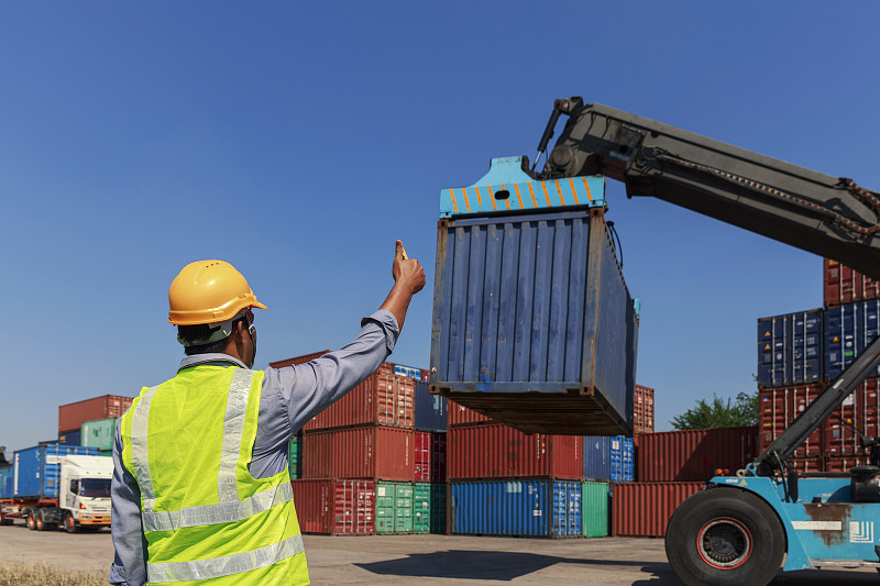 笔记本电脑选用青岛LCL海运运送至高贵林(Coquitlam)