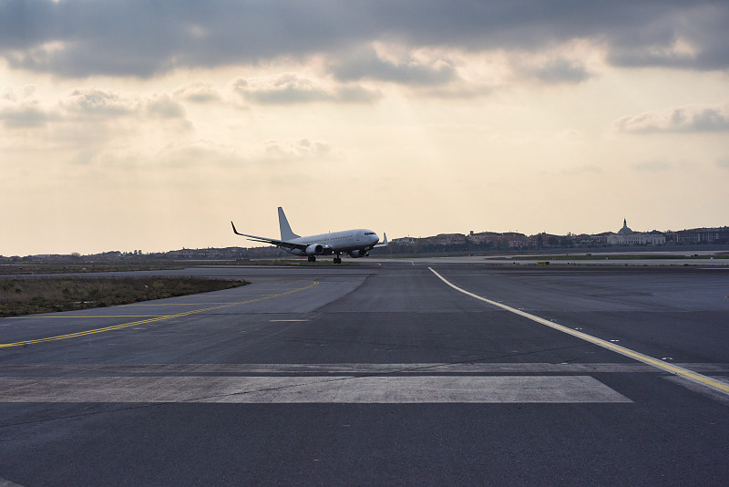 中国哈尔滨到加拿大彼得伯勒(Peterborough)的王致和腐乳使用国际快递9天送达