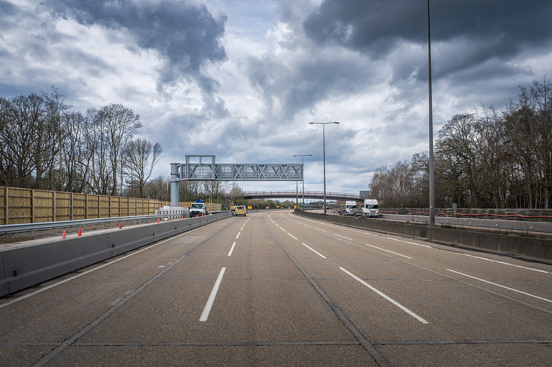 笔记本电脑借助中国广州空海联运递送到蒙特利尔