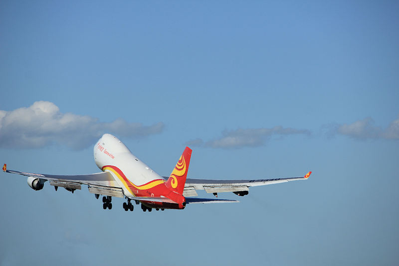 郑州学习灯采用国际快递5天送达剑桥