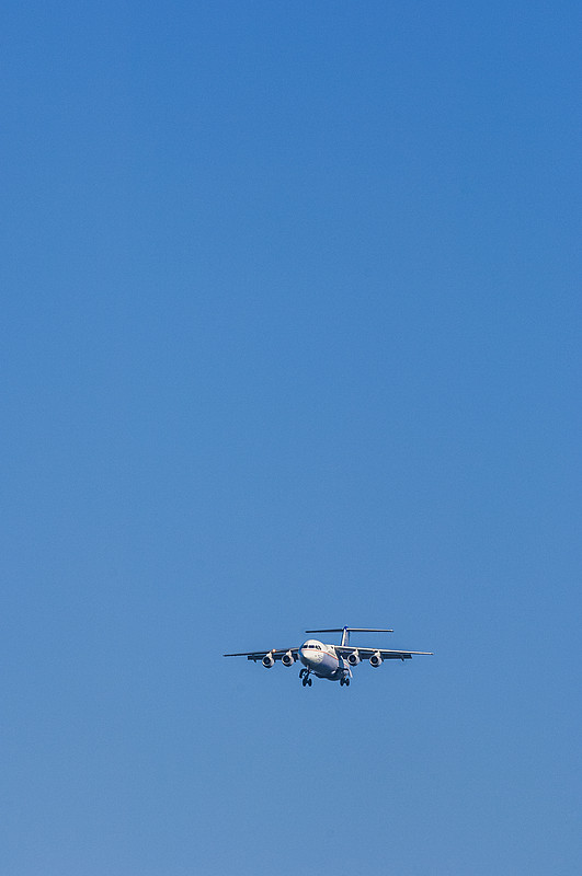 玉镯采纳郑州经济空运送到维多利亚(Victoria) 玉镯采纳郑州经济空运送到维多利亚(Victoria)