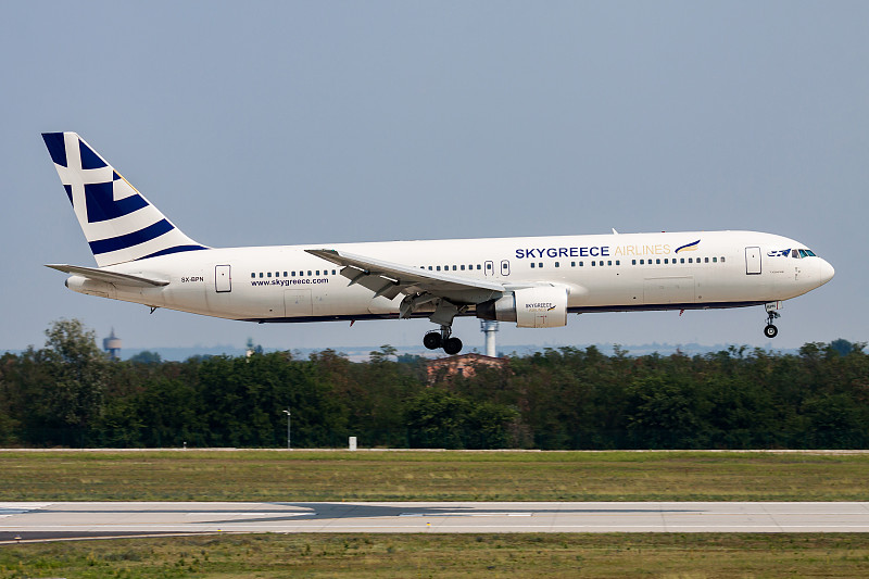 石河子东方雨虹卷材采用加急空运10天送到加拿大哈利法克斯（Halifax）