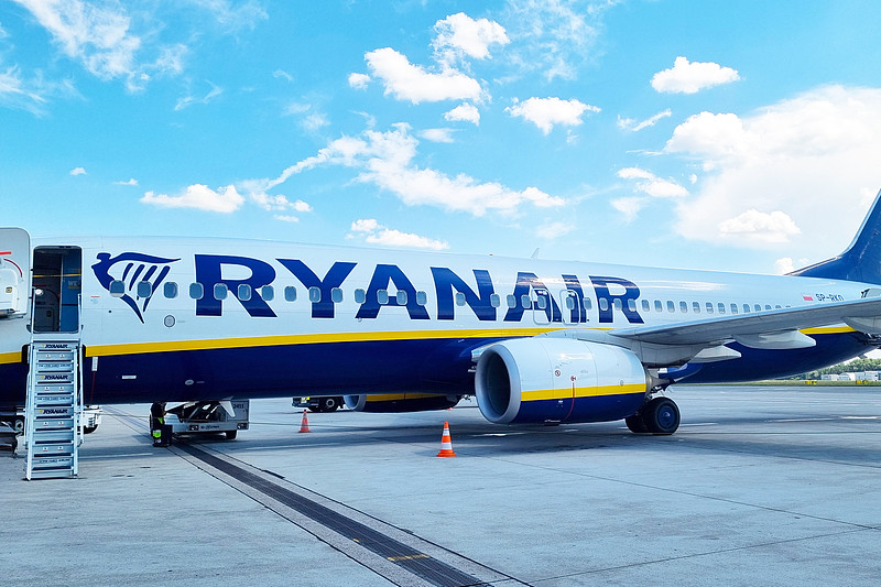 长沙至加拿大耶洛奈夫(Yellowknife)的机械设备采用航空运输13天内速递到