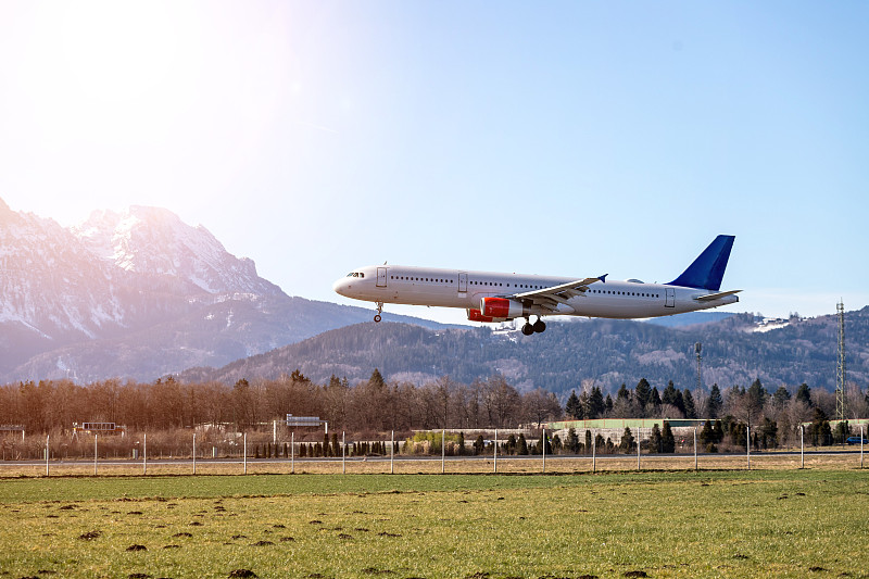 青岛无取向硅钢片采用空运快递5天内送达莱斯布里奇(Lethbridge)