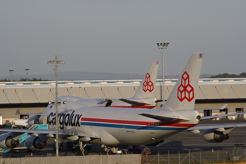 李宁运动袜经福州海空联运配送到加拿大三角洲(Delta)