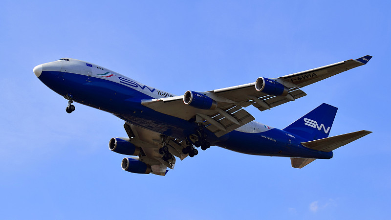 无人机经过中国西安标准空运送达加拿大夏洛特敦(Charlottetown)