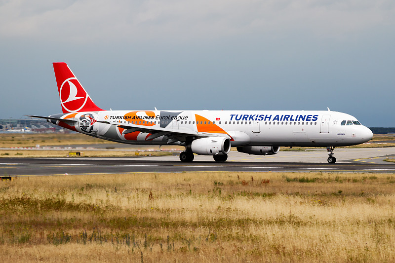 中国北京到蒙特利尔(Montreal)的防水床垫使用航空快递5天配送到