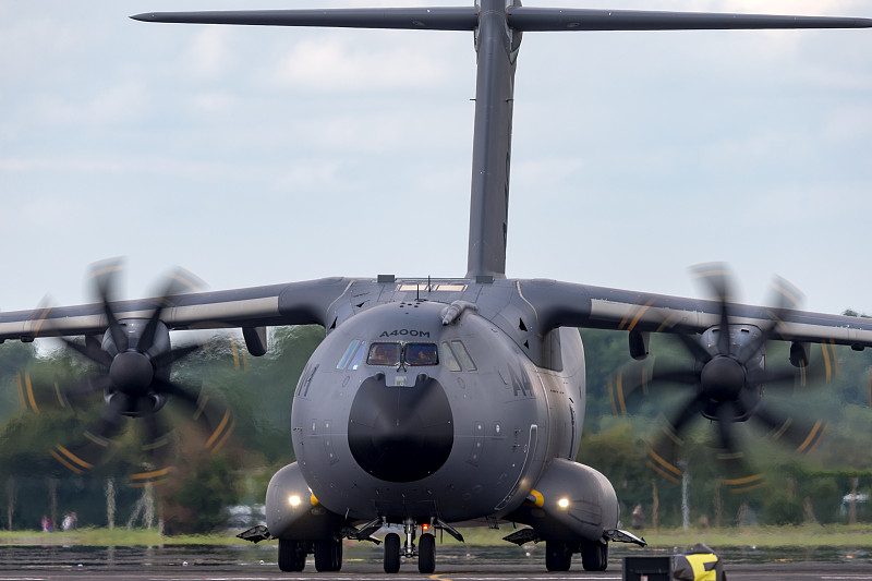 混音器采纳中国上海经济空运送到加拿大基奇纳