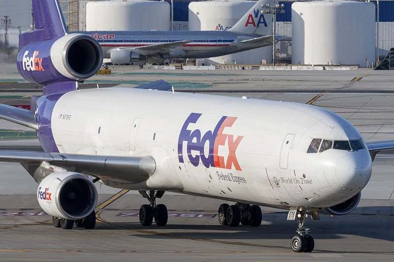 无机化学品使用重庆航空快递送达乔治王子城