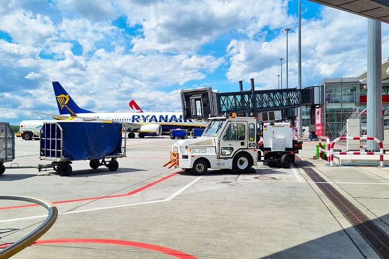 中国南京至加拿大圣凯瑟琳斯的米其林充气泵采用标准空运9天送到 中国南京至加拿大圣凯瑟琳斯的米其林充气泵采用标准空运9天送到