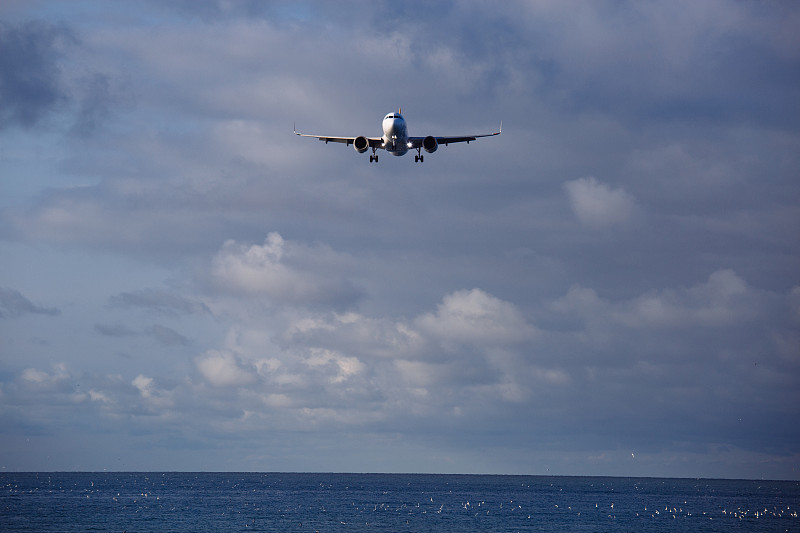 中国石河子康师傅红烧牛肉面采用空运快递8天送达蒙特利尔