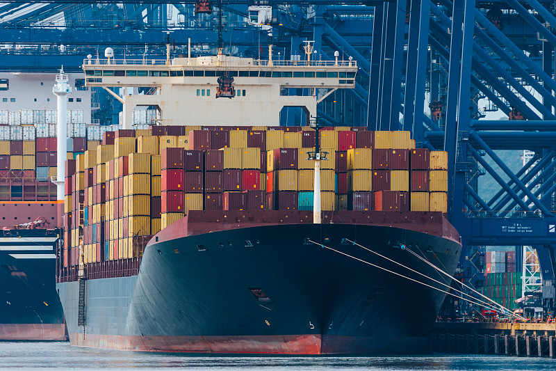 碳素钢管借助广州跨境海空联运发往桑德贝