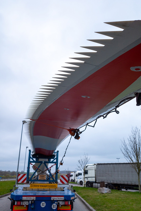 剃须刀借用青岛海运托运至维多利亚