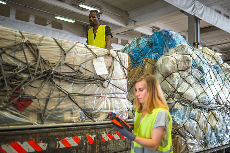 发电设备香港海空联运抵达滑铁卢