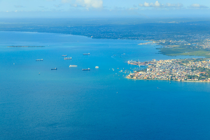 中国西宁万代高达模型使用航空运输9天速递到里贾纳(Regina)