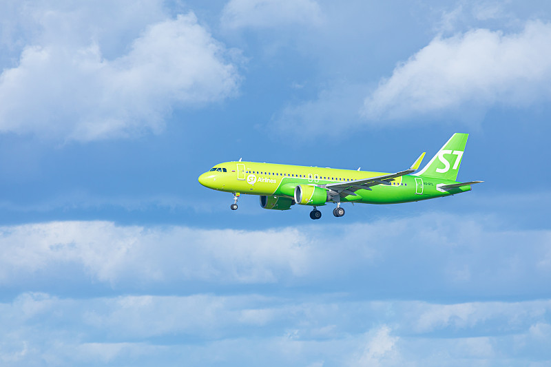 中国厦门风油精使用经济空运8天送到伊魁特(Iqaluit)