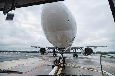 中国义乌到温哥华(Vancouver)的国风手机链采用国际空运12天配送到