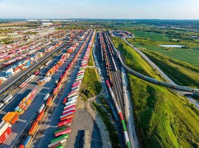 中国武汉到基洛纳的消防铁钩使用空运门到门专线11天内送到