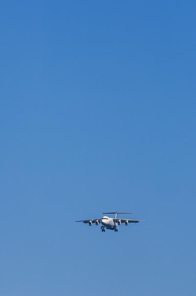 玉镯采纳郑州经济空运送到维多利亚(Victoria)