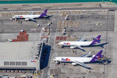 上海至加拿大耶洛奈夫(Yellowknife)的家居用品使用空运物流专线12天内送到