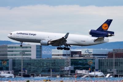 杭州鞋垫采用空运派送10天送到怀特霍斯(Whitehorse)