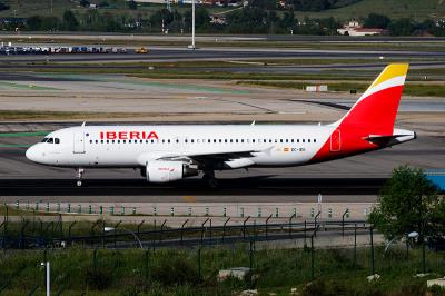 中国南京T恤使用空运物流专线6天送到蒙特利尔