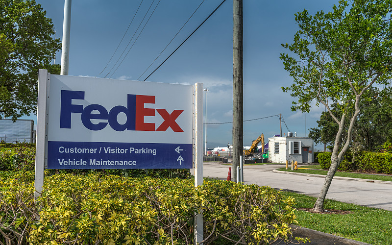 空运发加拿大清关谁负责