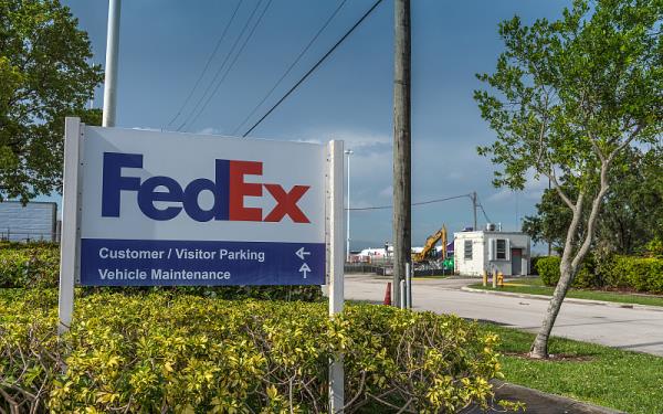 空运发加拿大清关谁负责