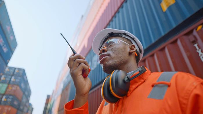 深圳市华鸿通物流有限公司相对应的内容