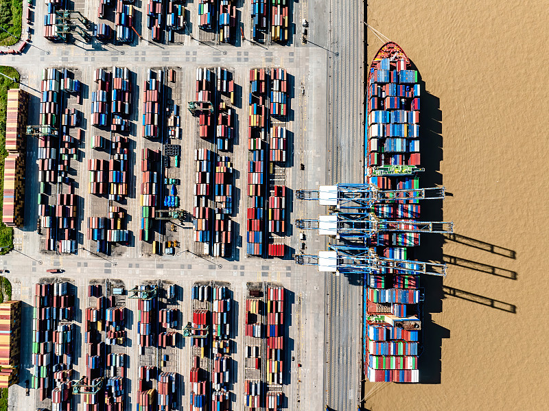 进口商：柳州市洛维配矿场有限公司