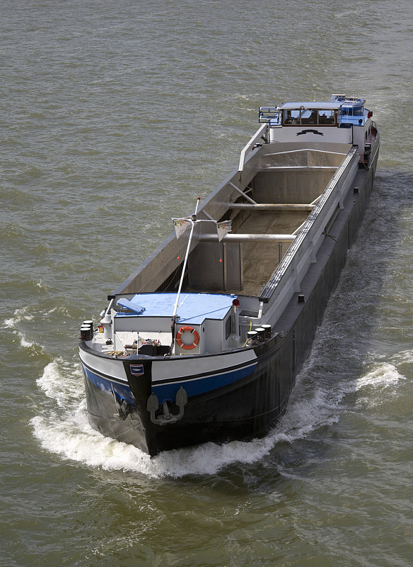 加拿大两个最大国际海运港口工人罢工