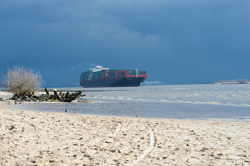 海运到加拿大要多少钱,海运到加拿大要多少钱一吨